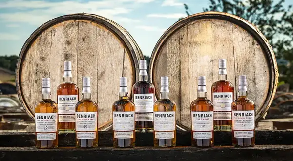 Miejsce gdzie dojrzewa whisky: jakie warunki wpływają na smak?