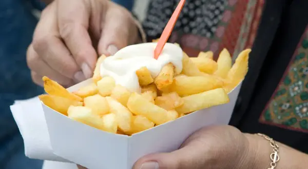 Z jakiego kraju pochodzą frytki? Prawda o ich korzeniach
