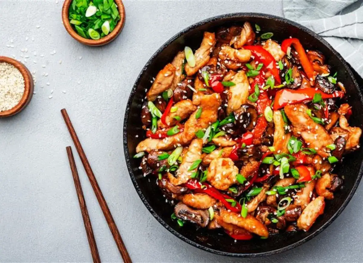 Wieprzowina po chińsku: Przepis na chrupiące, domowe danie stir-fry