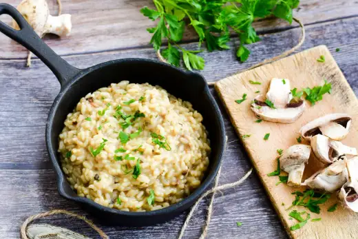 Risotto z warzywami: kremowy przepis krok po kroku i sekrety sukcesu